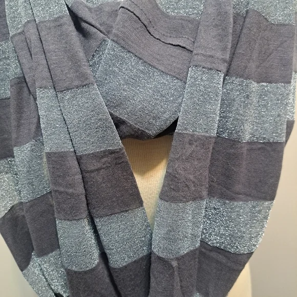 3 FOR 12 SALE Ann Taylor LOFT Metallic Striped Infinity Scarf - Picture 11 of 12